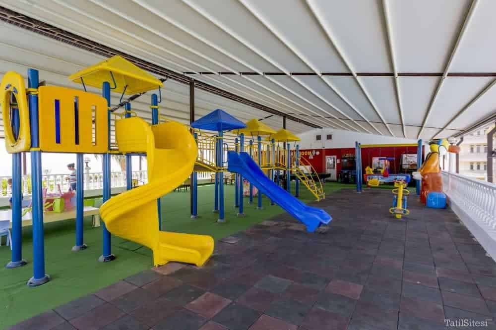 Senza Grand Santana Hotel